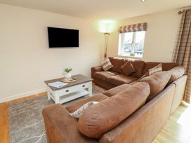 James Ville Marina Lodge 8 - Lincolnshire - 1177800 - thumbnail photo 5