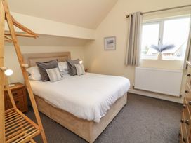 James Ville Marina Lodge 14 - Lincolnshire - 1177805 - thumbnail photo 13