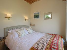 Squirrel's Drey - Shropshire - 1177885 - thumbnail photo 11