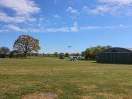 Robin - Suffolk & Essex - 1177992 - thumbnail photo 26