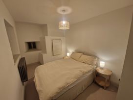 A bedroom with a bed and bedside tables at 46 North Street Stoke-Sub-Hamdon Somerset