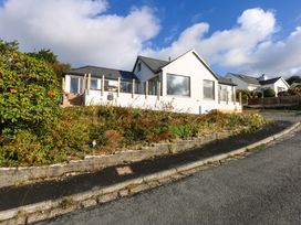 A house with garden and driveway at Gowan Brae in Criccieth