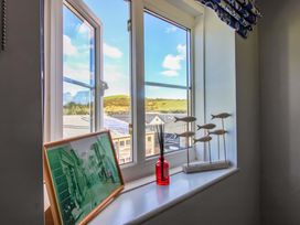 A window with a view and decorative items in Rockside Salcombe