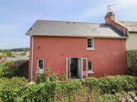 A house with a garden at 13 School Road in Newton Abbot