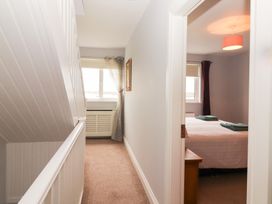 A hallway leading to a bedroom at 1 Windermere in Kinvarra