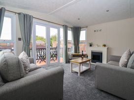 Meadows Park 1 - North Yorkshire (incl. Whitby) - 1180162 - thumbnail photo 3