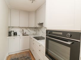 A kitchen with modern fixtures at 7 Belfort Court in 