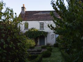 A house with a garden in front at West Cottage Myddfai near Llandovery