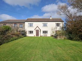 A house with garden and trees at Rosewin Farmhouse near St Minver