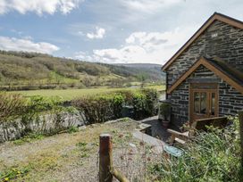 A house with a garden in Dolwyddelan