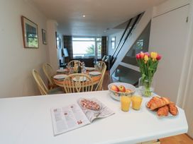 Snowy Owl View at The Breakwater - Devon - 1183762 - thumbnail photo 11