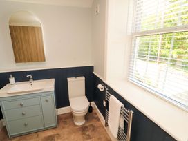 A bathroom with a sink and toilet at East View in Kirkby Stephen