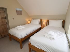 6 Gravel Hill - Norfolk - 1184098 - thumbnail photo 17