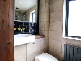 A bathroom with a sink and toilet at Manor Farm House in Merton near Bicester