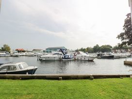 A view of boats in a marina at Cotman Cottage in Norwich