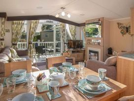 Marton Mere Holiday Village - Holiday Accommodation 10020 - Lake District - 1184871 - thumbnail photo 8