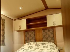Presthaven Beach Resort - Holiday Accommodation 10101 - North Wales - 1184878 - thumbnail photo 11