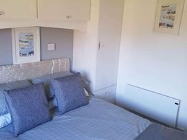 Hafan y Mor Haven - Holiday Accommodation 10104 - North Wales - 1184879 - thumbnail photo 6