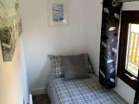 Hafan y Mor Haven - Holiday Accommodation 10104 - North Wales - 1184879 - thumbnail photo 8