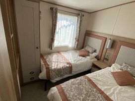 Seashore Holiday Park - Holiday Accommodation 10130 - Norfolk - 1184881 - thumbnail photo 9
