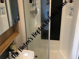 Hopton Holiday Village - Holiday Accommodation 10129 - Suffolk & Essex - 1184890 - thumbnail photo 6