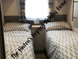 Hopton Holiday Village - Holiday Accommodation 10129 - Suffolk & Essex - 1184890 - thumbnail photo 11