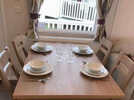 Blue Dolphin Holiday Park - Holiday Accommodation 10154 - North Yorkshire (incl. Whitby) - 1184891 - thumbnail photo 8