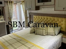 Ty Mawr Holiday Park - Holiday Accommodation 10160 - North Wales - 1184892 - thumbnail photo 4