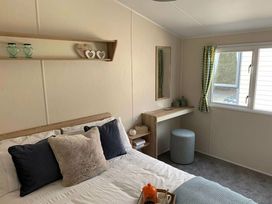 Waterside Bowleaze Cove Holiday Park - Holiday Accommodation 10222 - Dorset - 1184897 - thumbnail photo 2