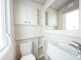 Presthaven Beach Resort - Holiday Accommodation 10271 - North Wales - 1184900 - thumbnail photo 6