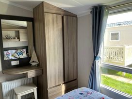 Skipsea Sands Holiday Park - Holiday Accommodation 10304 - North Yorkshire (incl. Whitby) - 1184901 - thumbnail photo 7
