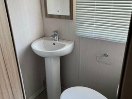 Skipsea Sands Holiday Park - Holiday Accommodation 10304 - North Yorkshire (incl. Whitby) - 1184901 - thumbnail photo 12