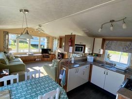 Cayton Bay Caravan Park - Holiday Accommodation 10385 - North Yorkshire (incl. Whitby) - 1184907 - thumbnail photo 4