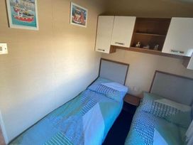 Cayton Bay Caravan Park - Holiday Accommodation 10385 - North Yorkshire (incl. Whitby) - 1184907 - thumbnail photo 9