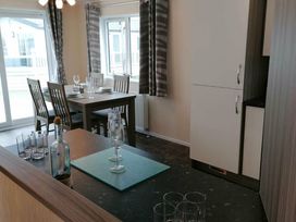 Pevensey Bay Holiday Park - Holiday Accommodation 10420 - Kent & Sussex - 1184909 - thumbnail photo 4