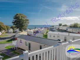 Devon Cliffs Holiday Park - Holiday Accommodation 10423 - Devon - 1184910 - thumbnail photo 1