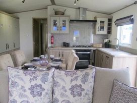 Devon Cliffs Holiday Park - Holiday Accommodation 10434 - Devon - 1184912 - thumbnail photo 4