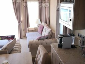 Devon Cliffs Holiday Park - Holiday Accommodation 10434 - Devon - 1184912 - thumbnail photo 5