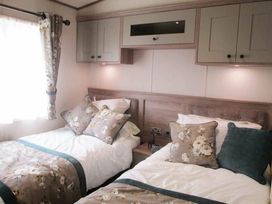 Devon Cliffs Holiday Park - Holiday Accommodation 10434 - Devon - 1184912 - thumbnail photo 8