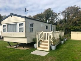 Seal Bay Resort - Holiday Accommodation 10483 - Hampshire - 1184916 - thumbnail photo 1