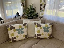 Seal Bay Resort - Holiday Accommodation 10483 - Hampshire - 1184916 - thumbnail photo 3