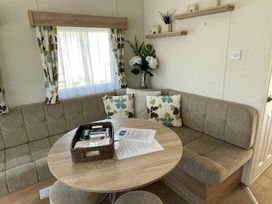 Seal Bay Resort - Holiday Accommodation 10483 - Hampshire - 1184916 - thumbnail photo 6