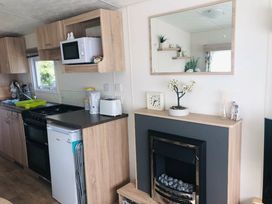 Seal Bay Resort - Holiday Accommodation 10483 - Hampshire - 1184916 - thumbnail photo 9