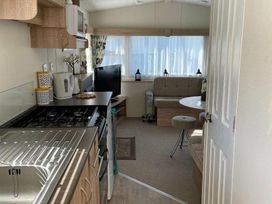 Seal Bay Resort - Holiday Accommodation 10483 - Hampshire - 1184916 - thumbnail photo 14