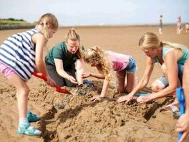 Cleethorpes Beach Holiday Park - Holiday Accommodation 10485 - Lincolnshire - 1184917 - thumbnail photo 12