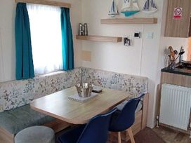 Butlins Minehead - Holiday Accommodation 1053 - Devon - 1184920 - thumbnail photo 2