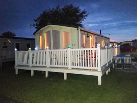 Ty Mawr Holiday Park - Holiday Accommodation 1059 - North Wales - 1184936 - thumbnail photo 1
