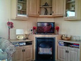 Ty Mawr Holiday Park - Holiday Accommodation 1059 - North Wales - 1184936 - thumbnail photo 3