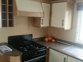 Ty Mawr Holiday Park - Holiday Accommodation 1059 - North Wales - 1184936 - thumbnail photo 4