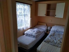 Ty Mawr Holiday Park - Holiday Accommodation 1059 - North Wales - 1184936 - thumbnail photo 7